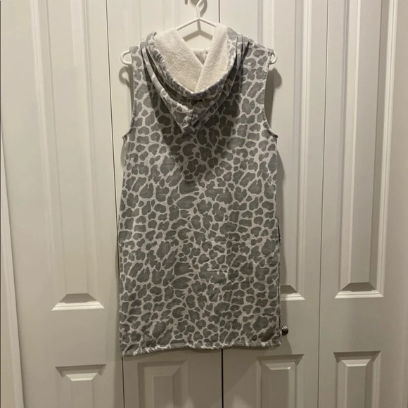 Nanavatee | Gray & white Leopard Print Sleeveless Hoodie Dress with pockets - sm - Picture 8 of 8
